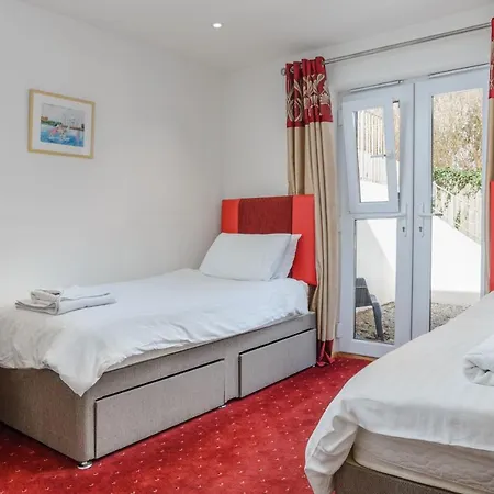 The Lookout - Mount Brioni Holiday home